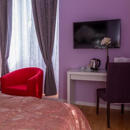 Отель Bevilacqua Bed Roma Santa Croce Экстерьер фото