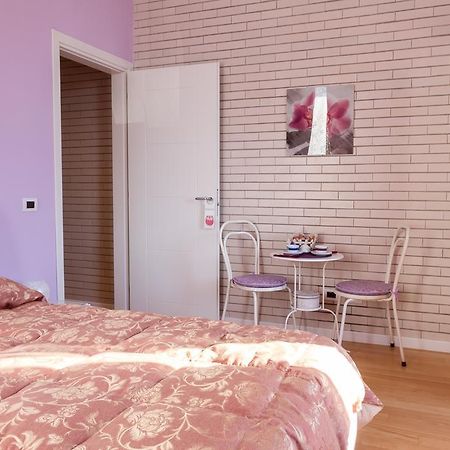 Отель Bevilacqua Bed Roma Santa Croce Экстерьер фото