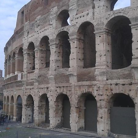Отель Bevilacqua Bed Roma Santa Croce Экстерьер фото