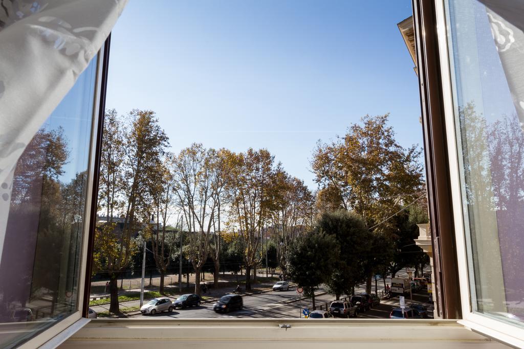 Отель Bevilacqua Bed Roma Santa Croce Номер фото