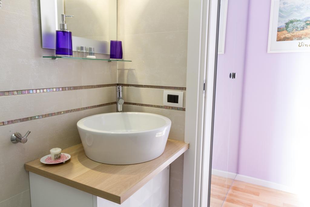 Отель Bevilacqua Bed Roma Santa Croce Номер фото