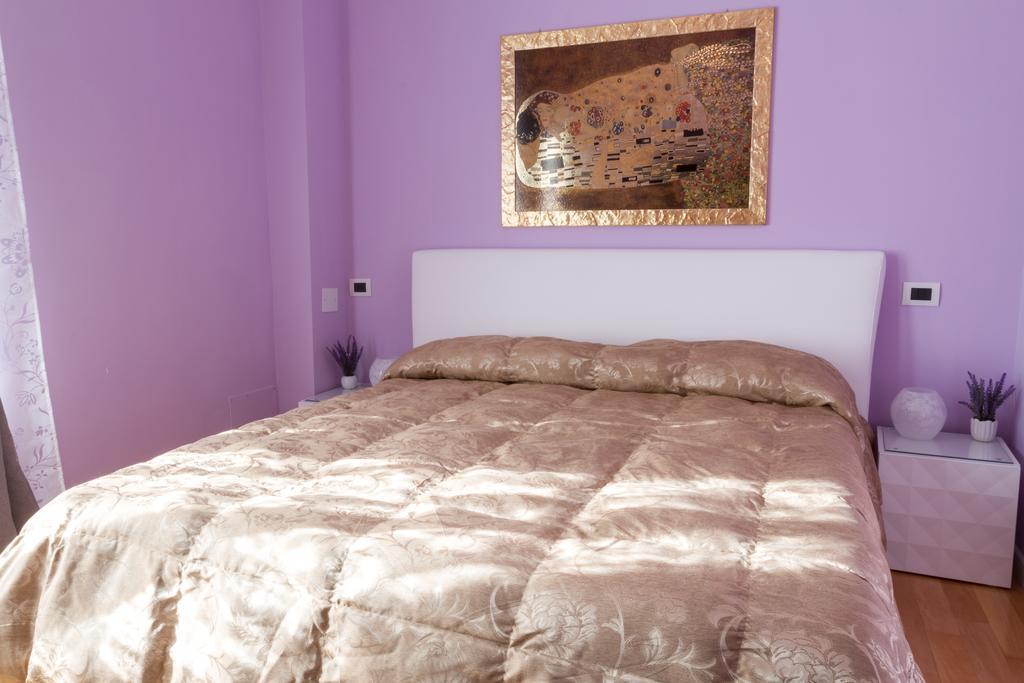 Отель Bevilacqua Bed Roma Santa Croce Номер фото