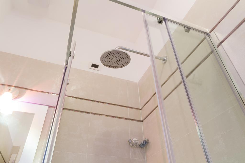 Отель Bevilacqua Bed Roma Santa Croce Номер фото