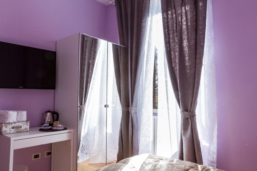 Отель Bevilacqua Bed Roma Santa Croce Номер фото