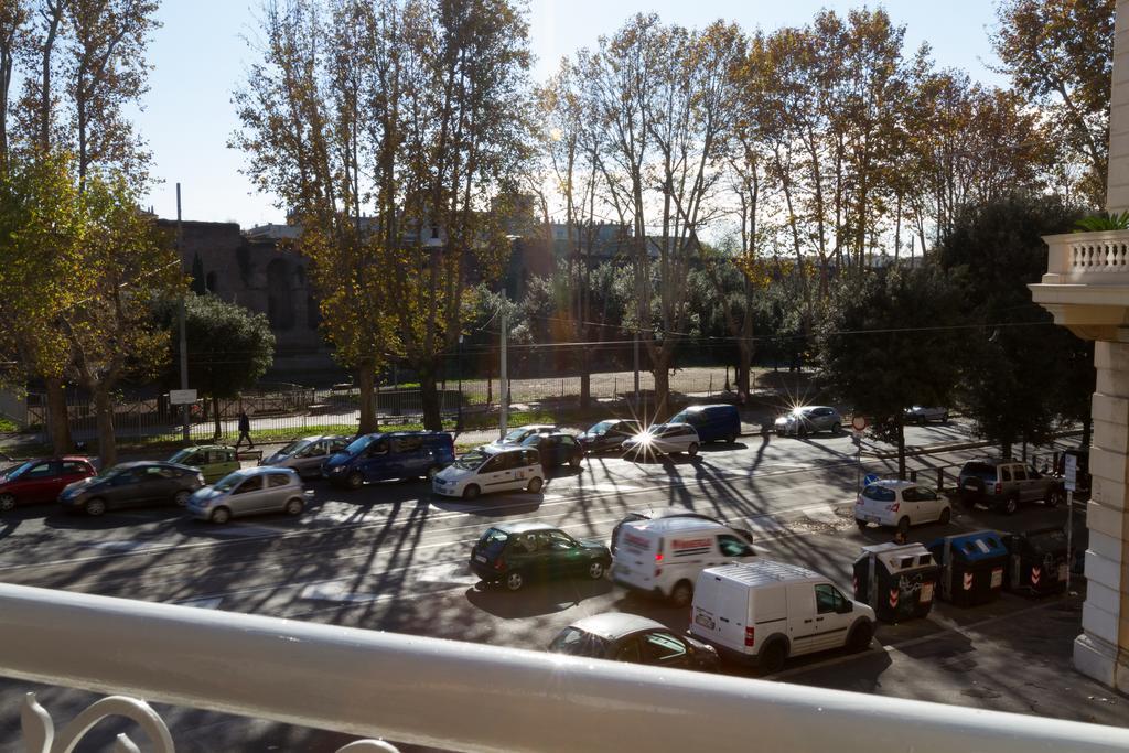 Отель Bevilacqua Bed Roma Santa Croce Номер фото