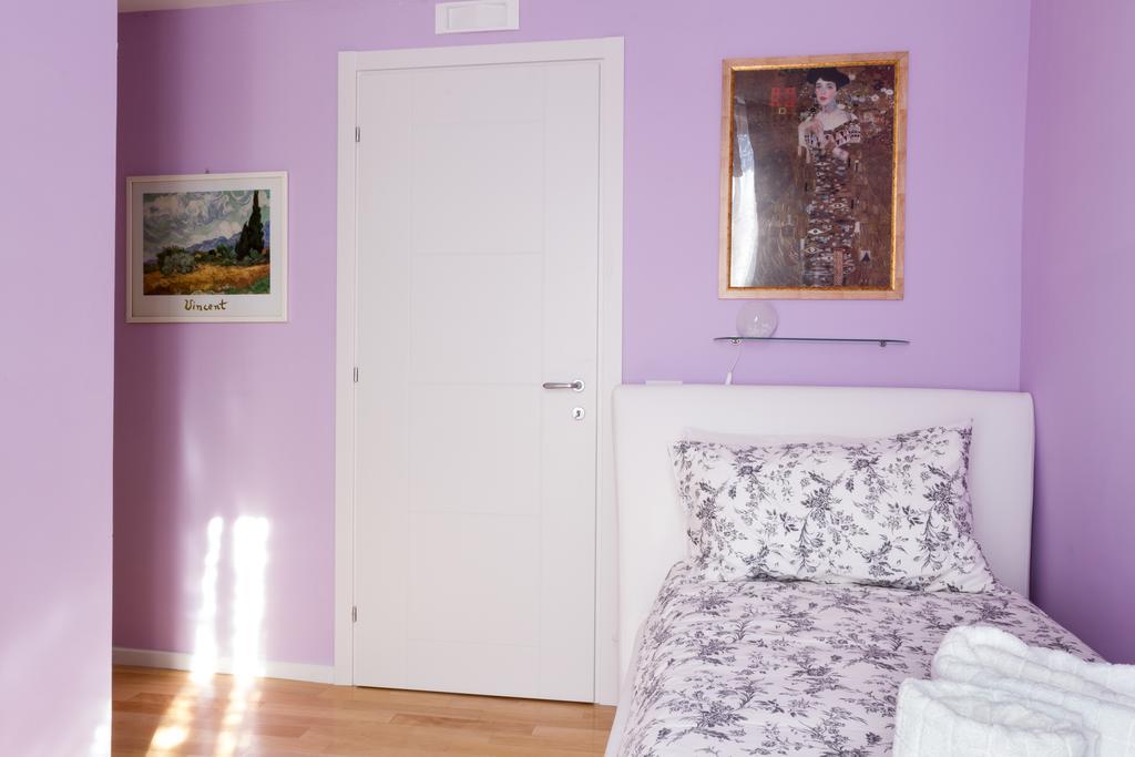 Отель Bevilacqua Bed Roma Santa Croce Номер фото