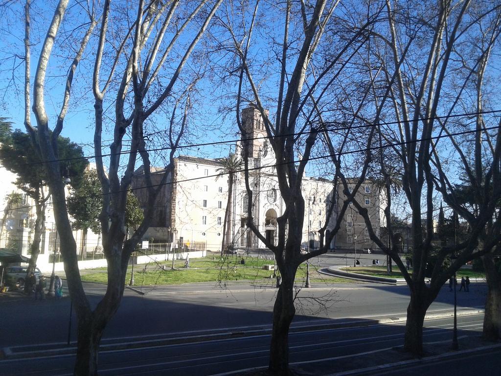 Отель Bevilacqua Bed Roma Santa Croce Экстерьер фото
