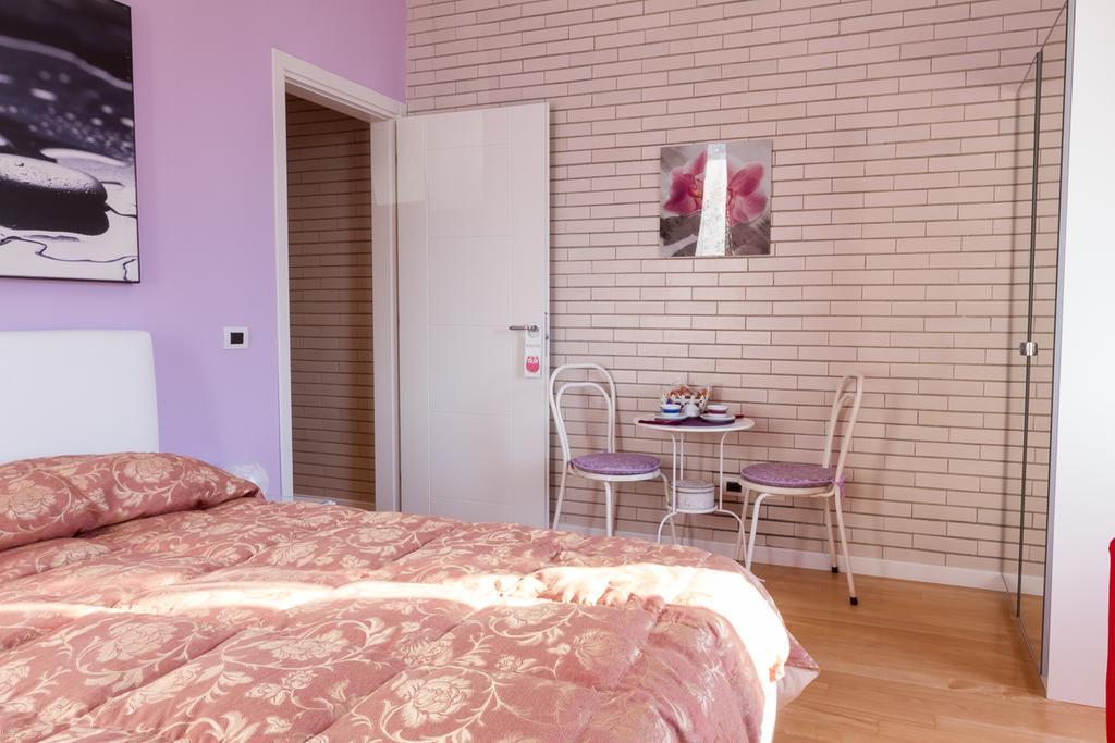 Отель Bevilacqua Bed Roma Santa Croce Экстерьер фото