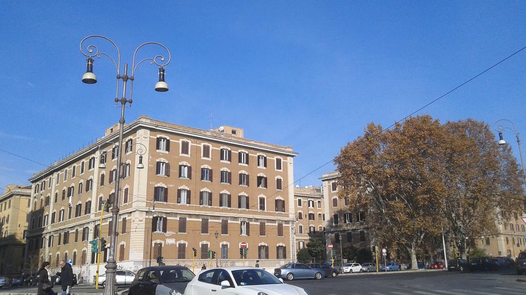 Отель Bevilacqua Bed Roma Santa Croce Экстерьер фото