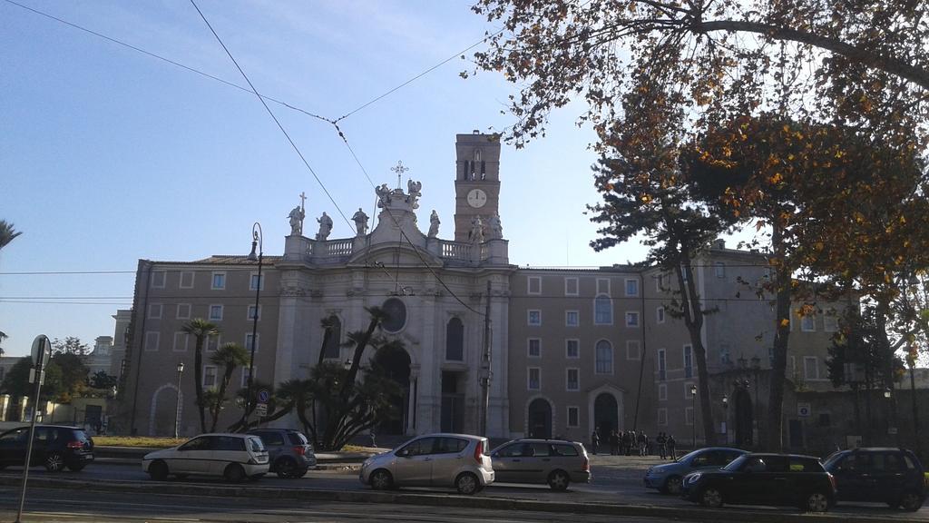 Отель Bevilacqua Bed Roma Santa Croce Экстерьер фото
