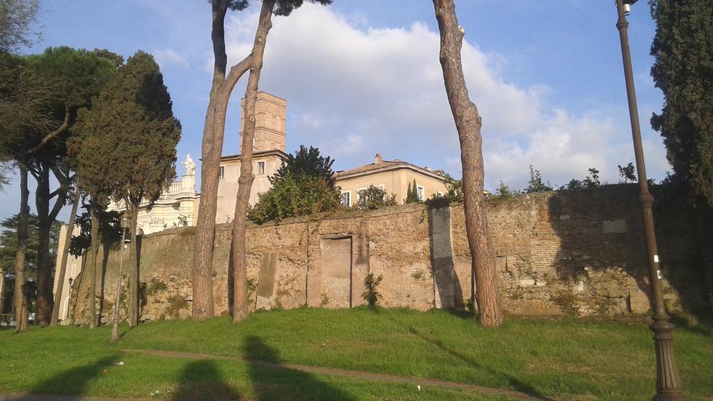 Отель Bevilacqua Bed Roma Santa Croce Экстерьер фото